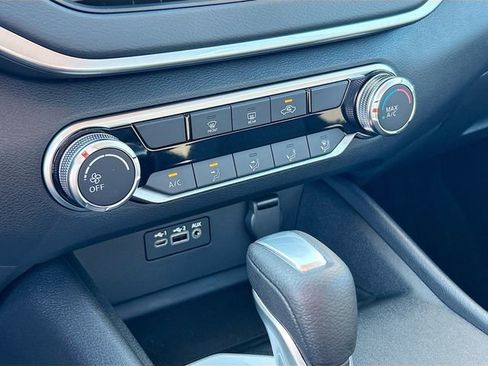Certified 2025 Nissan Altima 2.5 S FWD image 12