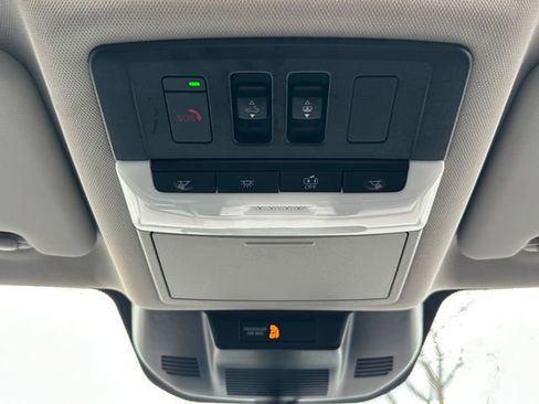 Used 2023 Nissan Rogue SL w/ SL Premium Package image 34