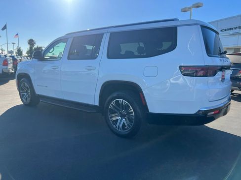 Used 2024 Jeep Wagoneer L Series II RWD image 14