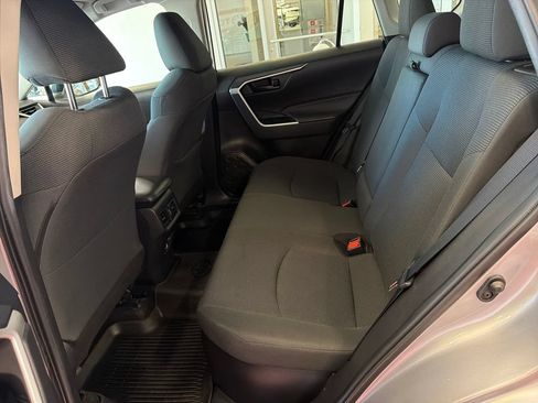 Used 2020 Toyota RAV4 LE AWD/4WD image 26