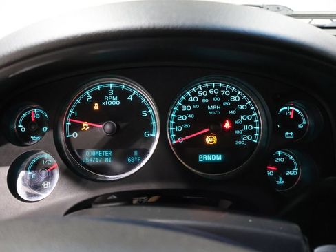 Used 2013 Chevrolet Avalanche LTZ AWD/4WD image 39