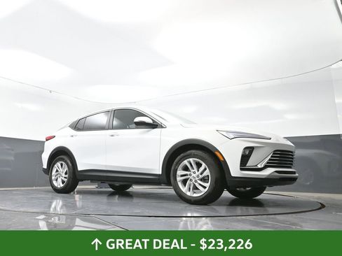 Used 2025 Buick Envista Preferred image 51