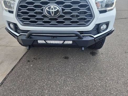 Used 2021 Toyota Tacoma TRD Off-Road AWD/4WD image 7