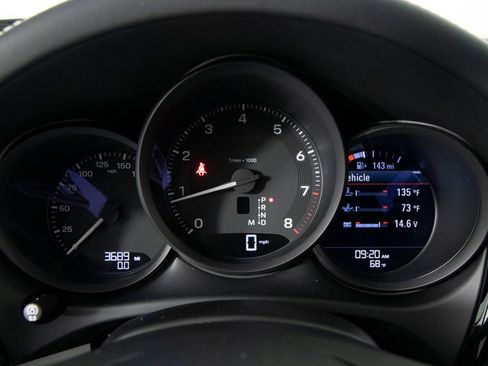 Certified 2026 Porsche Macan AWD/4WD image 23