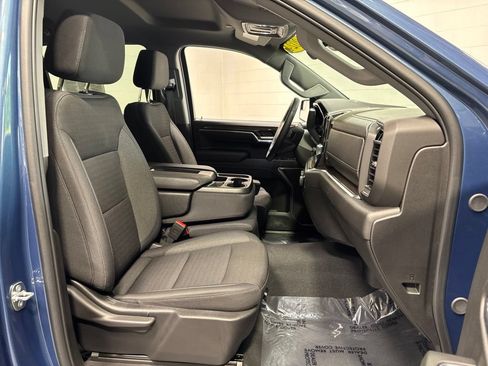 Used 2024 Chevrolet Silverado 1500 LT AWD/4WD image 10