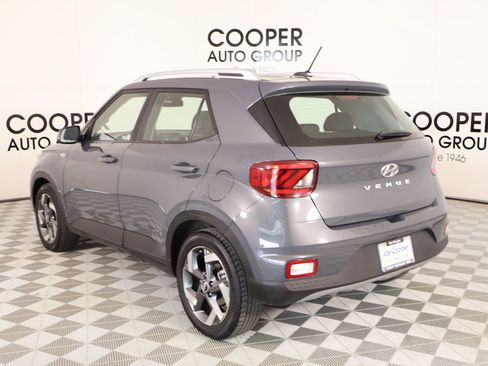 Used 2025 Hyundai Venue SEL FWD image 22