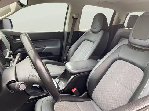 Used 2019 Chevrolet Colorado Z71 AWD/4WD image 12