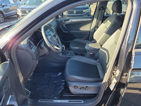 Certified 2023 Volkswagen Tiguan SE R-Line FWD image 16