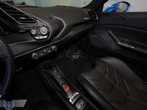Used 2018 Ferrari 488 Spider image 31