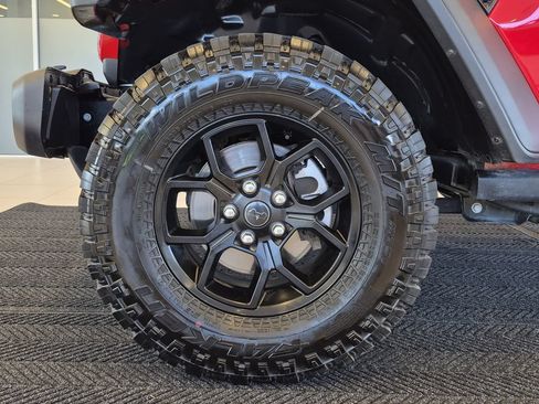 Used 2025 Jeep Wrangler Unlimited Sport AWD/4WD image 12