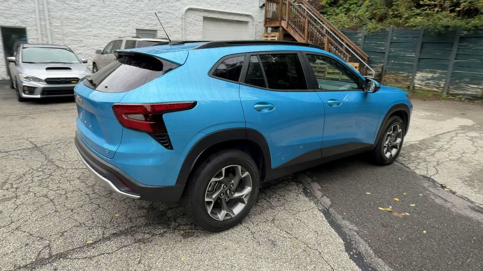 Used 2025 Chevrolet Trax LT FWD image 9
