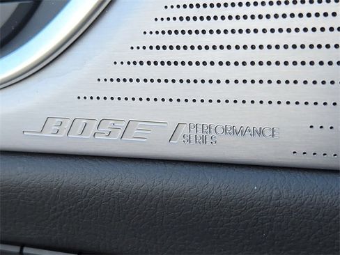 Used 2025 Cadillac XT6 Premium Luxury image 36