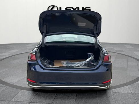 Used 2025 Lexus ES 300h Ultra Luxury image 14