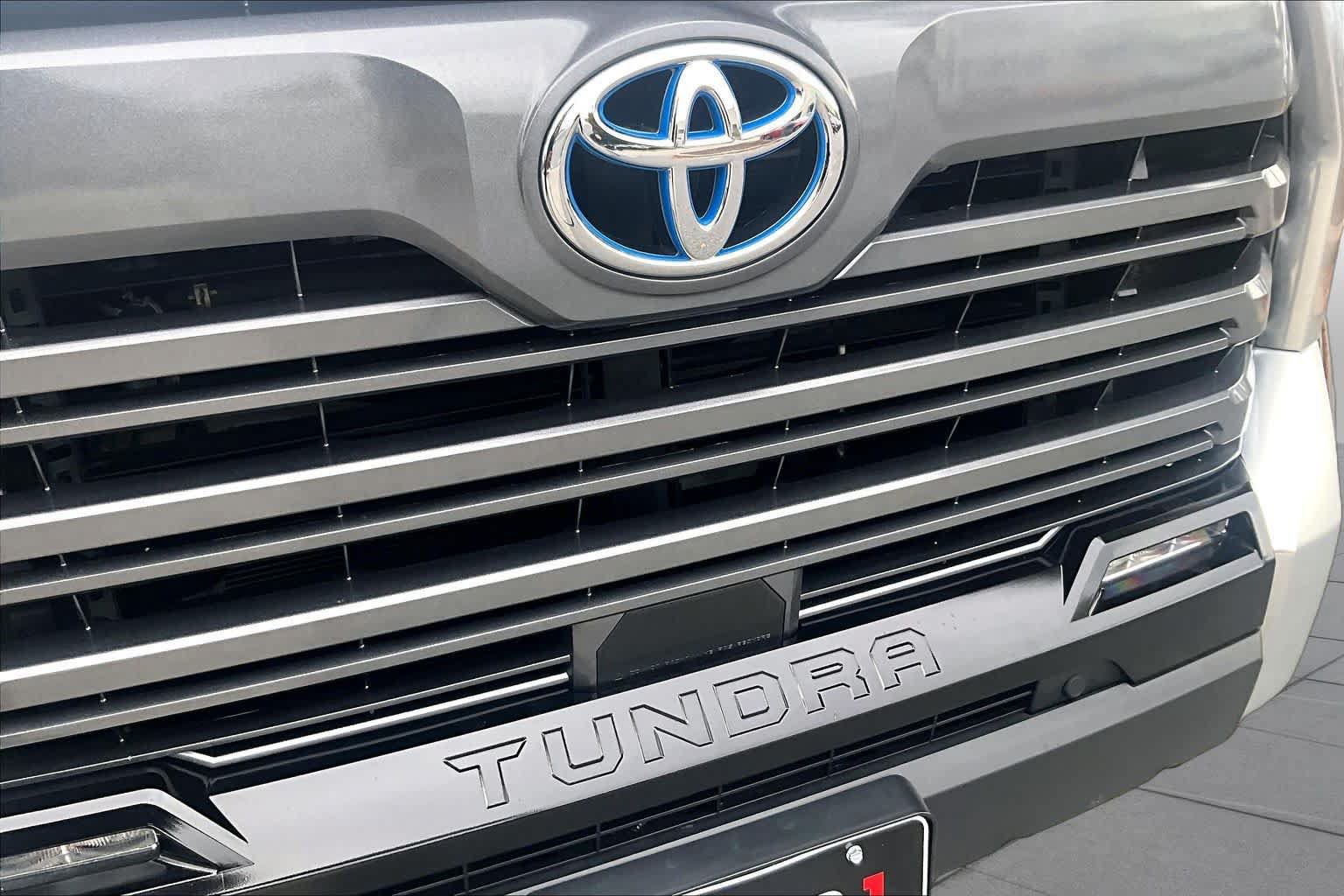 Used 2024 Toyota Tundra Limited w/ Power Package AWD/4WD image 29