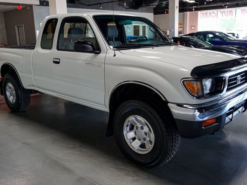 Used 1997 Toyota Tacoma 4x4 Xtracab V6 image 2