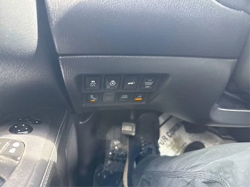 Used 2017 Nissan Pathfinder Platinum w/ Cargo Package image 18