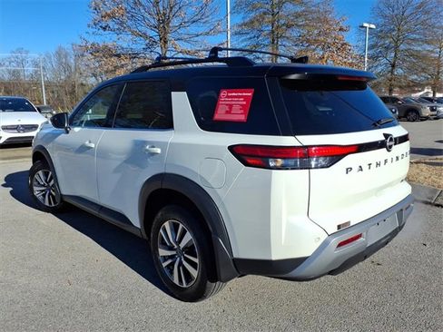 Certified 2024 Nissan Pathfinder SL image 17