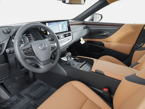 New 2025 Lexus ES 350 w/ Premium Package image 9