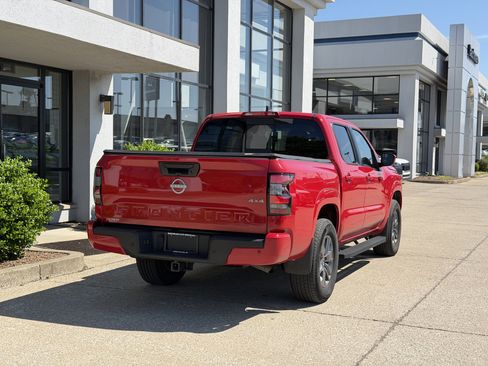 Used 2025 Nissan Frontier SV w/ SV Convenience Package AWD/4WD image 5