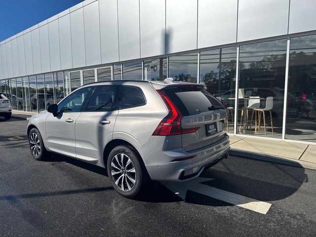 Certified 2025 Volvo XC60 B5 Plus AWD/4WD image 3