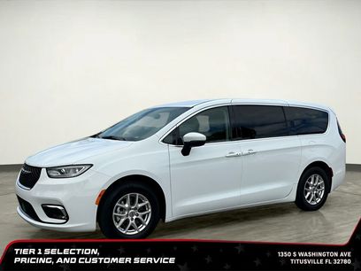 Used 2023 Chrysler Pacifica Touring-L