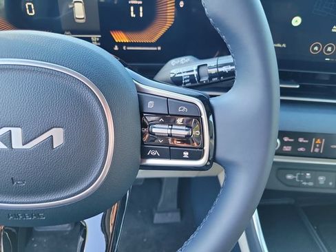 New 2026 Kia Carnival EX FWD image 12