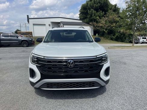 New 2026 Volkswagen Atlas Peak Edition AWD/4WD image 2