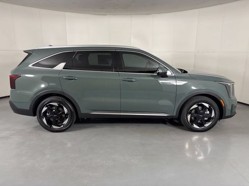 New 2026 Kia Sorento EX AWD/4WD image 9