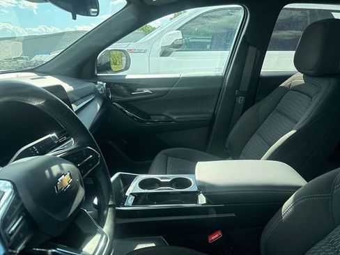 Used 2025 Chevrolet Equinox LT image 8