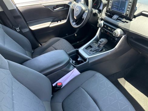 Used 2021 Toyota RAV4 XLE FWD image 13