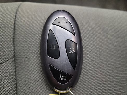 Used 2025 Hyundai Elantra SEL image 32