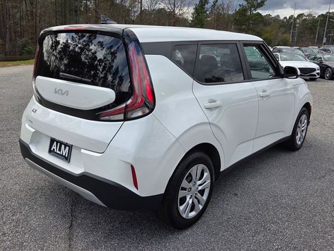 Used 2025 Kia Soul LX image 12