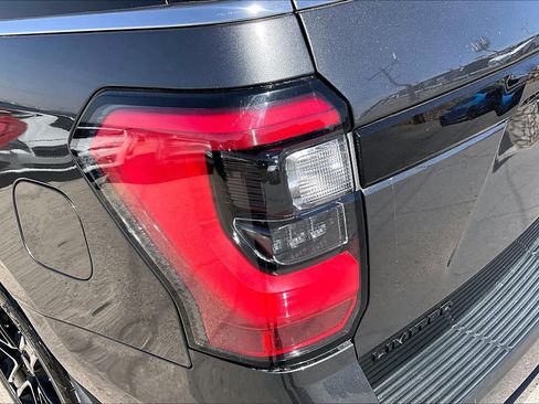 Used 2021 Ford Expedition Limited AWD/4WD image 28