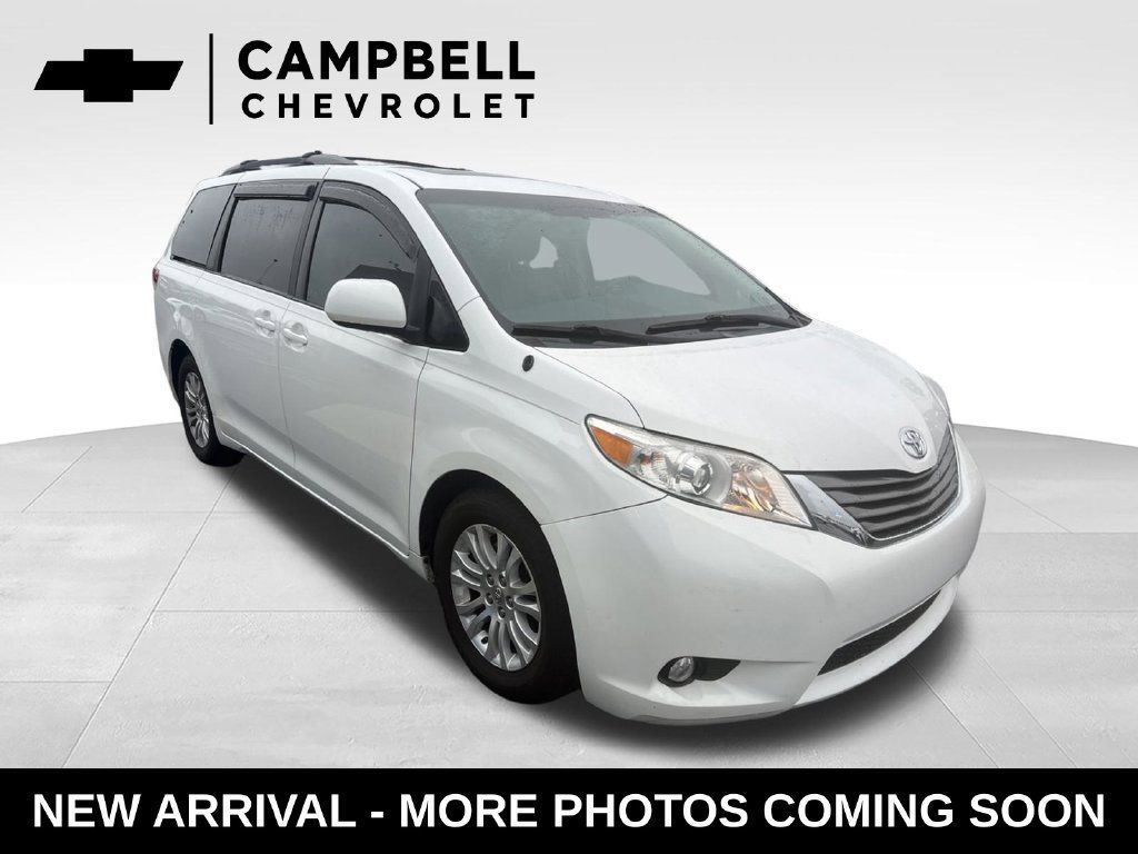 Used 2012 Toyota Sienna XLE FWD image 7