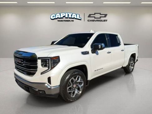 Used 2024 GMC Sierra 1500 SLT image 1