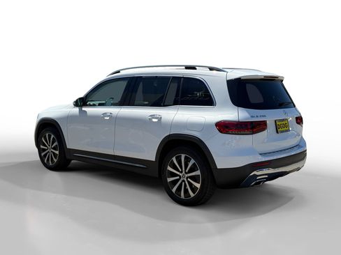 Used 2020 Mercedes-Benz GLB 250 4MATIC image 3