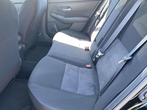 Used 2025 Nissan Sentra SR FWD image 11