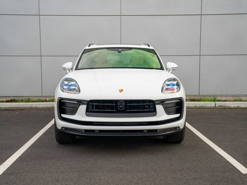 New 2026 Porsche Macan AWD/4WD image 6