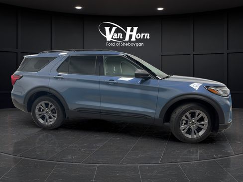 Certified 2026 Ford Explorer Active w/ Active Comfort Package AWD/4WD image 2