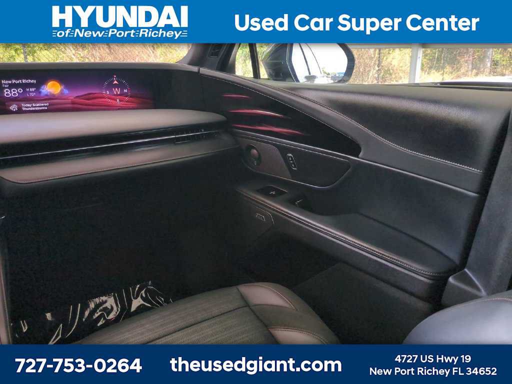 Used 2024 Lincoln Nautilus Reserve w/ Equipment Group 202A AWD/4WD image 19