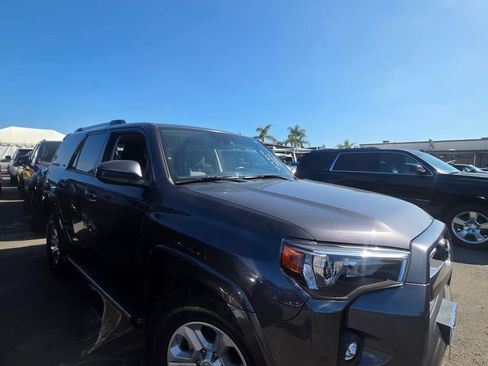 Used 2021 Toyota 4Runner SR5 image 2