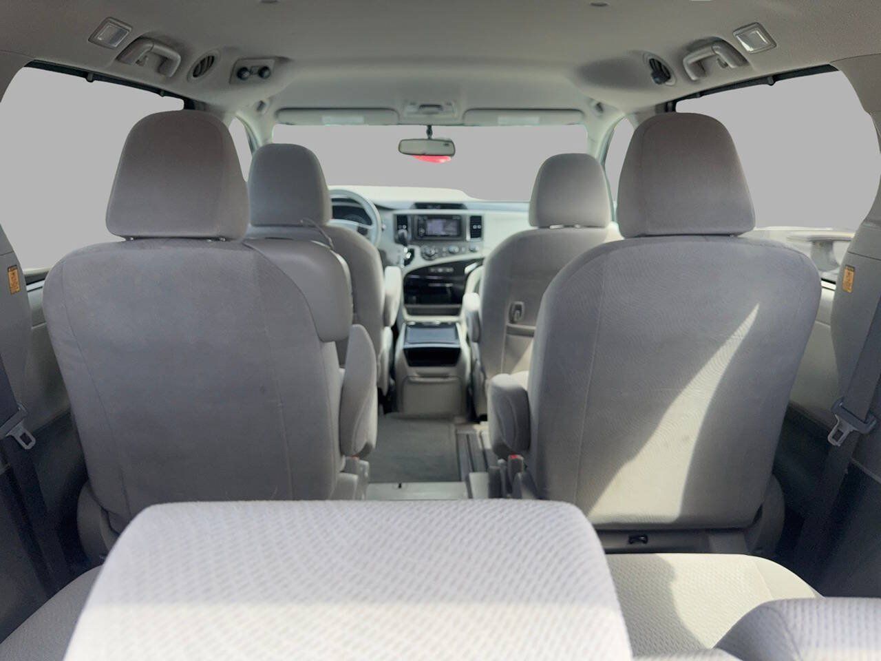Used 2012 Toyota Sienna LE w/ Towing Pkg FWD image 22