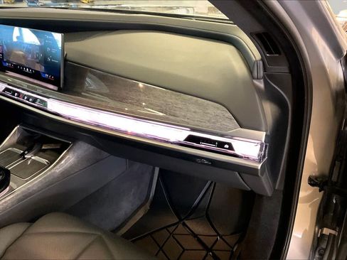 Certified 2023 BMW 740i RWD image 17