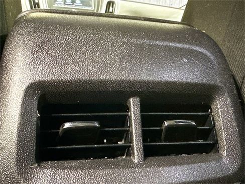 Used 2019 Chevrolet Equinox LS w/ LS Convenience Package image 26