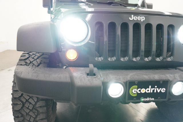 Used 2018 Jeep Wrangler Sport w/ Connectivity Group AWD/4WD image 34