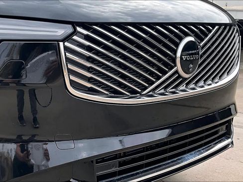 Used 2025 Volvo XC90 B6 Plus image 28