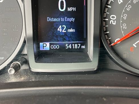 Certified 2021 Toyota Tacoma SR image 30