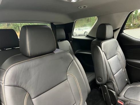 Used 2020 Chevrolet Traverse RS image 33