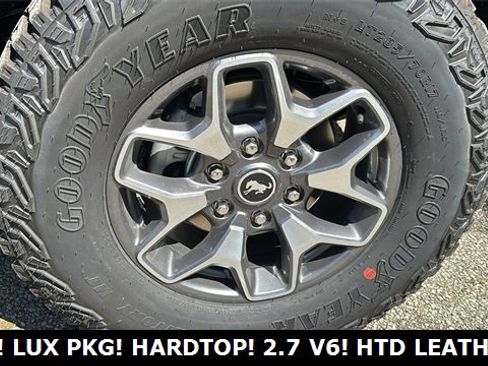 New 2025 Ford Bronco Badlands image 14