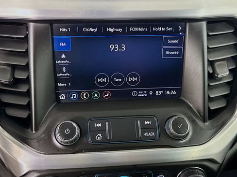 Used 2023 GMC Acadia SLT w/ Elevation Edition FWD image 16